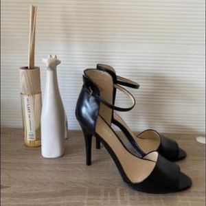 Nine West Black Strappy Heels size 7.5